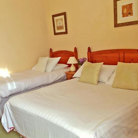Tara Hall Accommodation Dun Laoghaire Bagian luar foto